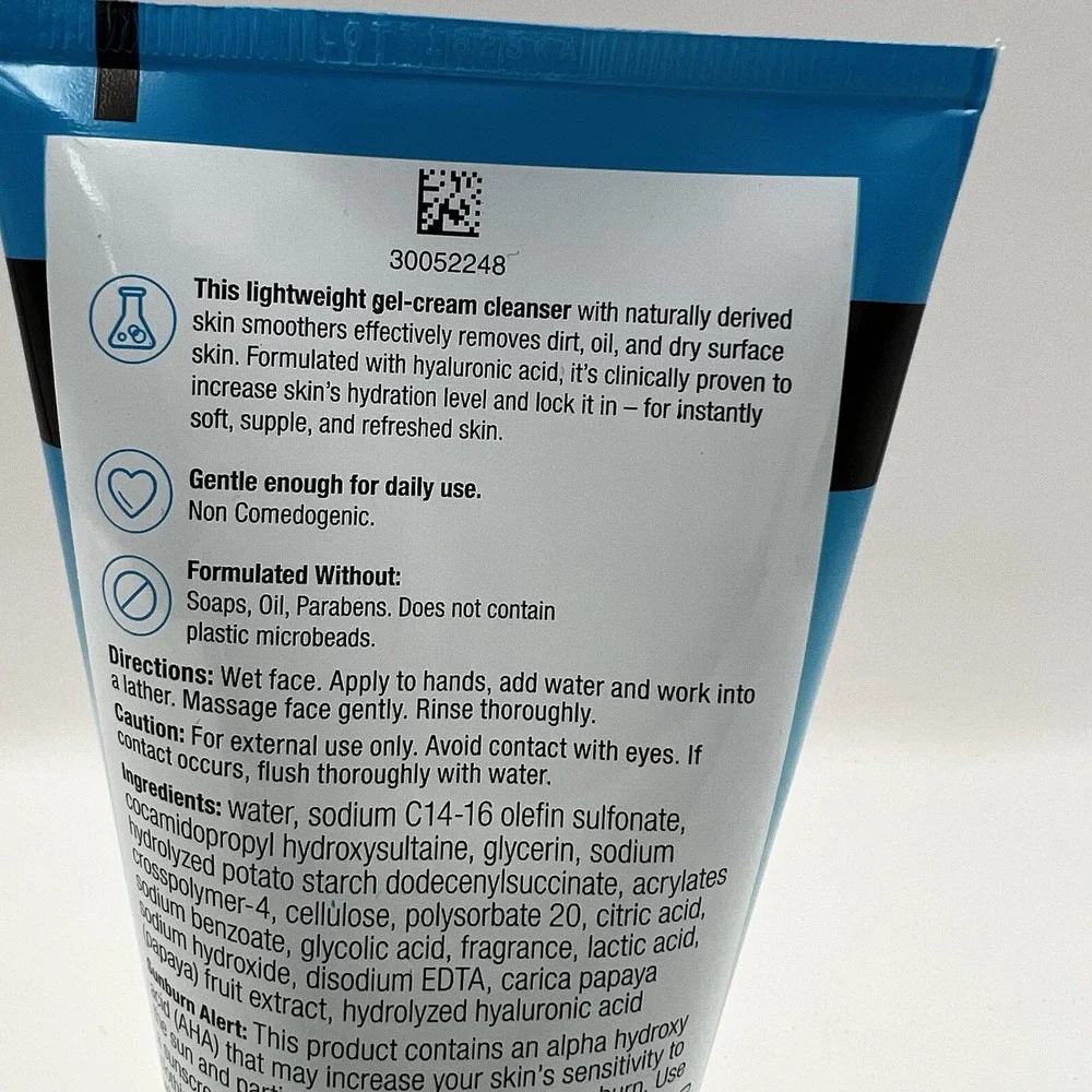 New! Neutrogena Hydro Boost‎ Exfoliating Cleanser 5 OZ Hyaluronic Acid
